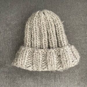 SILENCE + NOISE LIGHT GRAY THICK BEANIE!
